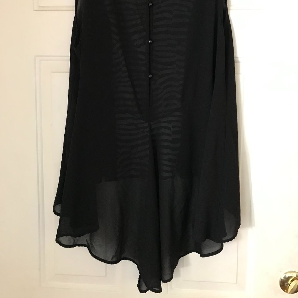 ToTo Collection Sleeveless High/Low Top - Picture 5 of 8